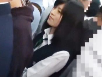 痴漢したJKを無理やり降車させ駐車場に引きずり込み青姦レイプｗ女子校生美少女顔射レイプ痴漢露出のエロ動画