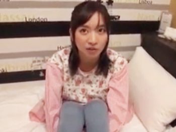 母性溢れる優しい保母さんが悩みを抱える男性を授乳プレイで甘々手コキｗ素人美少女手コキのアダ...