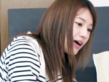 弟のエロ本見て発情した姉→我慢出来ず中出し近親相姦SEX巨乳お姉さん痴女中出し近親相姦のエロ動画