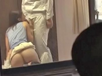 妻が寝取られているところを見たい夫の要望に応えて3Pパコ巨乳人妻3Pのエロ動画