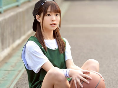 男優も汗だくになるほどタフなバスケで鍛えたウエスト53cmの現役JD2年巨乳美少女デビュー作双葉良香のアダルト動画