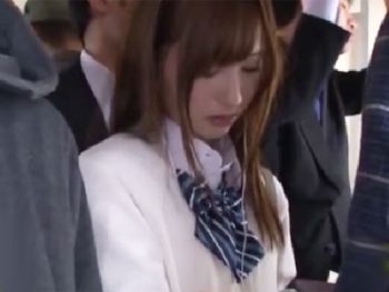 清楚な美少女JKが心無い痴漢男にマンコ弄られ→ザーメン掛けられ涙目女子校生美少女ぶっかけ痴漢のエロ動画