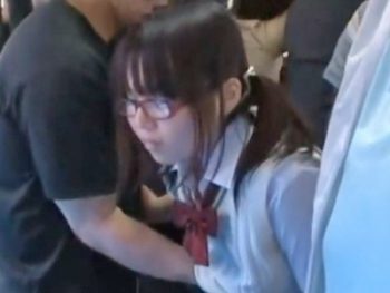 帰宅途中のメガネJKがクズ痴漢に中出しレイプされて涙目ｗ素人女子校生めがね中出しレイプ痴漢のアダルトエロ動画