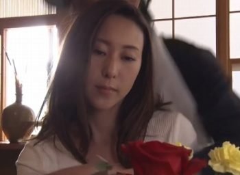 スイミングスクールで組織的に行われた水中レイプの一部始終巨乳水着レイプ蒼井まなみのアダルト動画