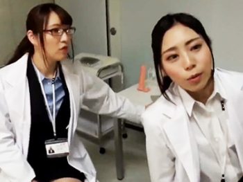 何発発射できるか男の限界を確かめる巨乳の痴女お姉さんコンビｗ巨乳お姉さん痴女めがねフェラ手コキのエロ動画