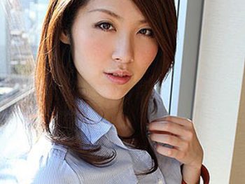 クビレが美しい素人妻が白昼から溺れる不倫セックス巨乳素人人妻のアダルトエロ動画