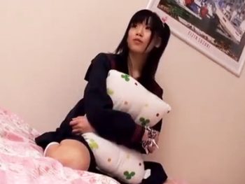 ヤリマンママが慣れた手つきで行うも絶倫チンポにイカされまくり！人妻近親相姦のAV無料動画