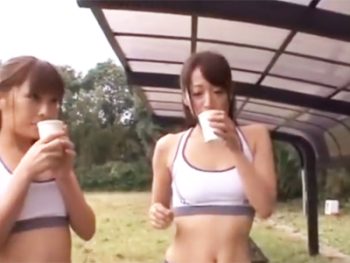 陸上少女の鍛えたキツマンにどっぷり精液流し込むコーチ女子校生美少女コスプレ中出しのアダルト動画