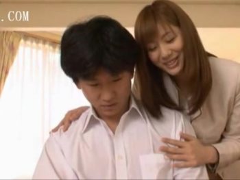 ガリ勉クンを誘惑して無理やり性教育開始する巨乳家庭教師巨乳お姉さん家庭教師麻美ゆまのエロ動画