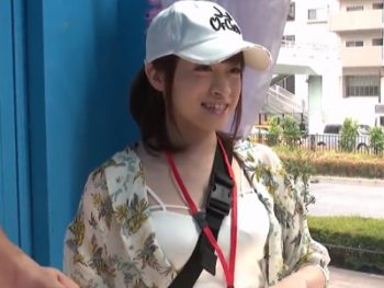 AV撮影現場で働いている美人ADさんをMM号に連れ込み→中出しまでしちゃいましたｗ巨乳素人美少女中出しのアダルトエロ動画