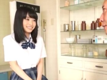 こんな純真無垢な黒髪少女が業界屈指のデカチンをブチ込まれて悶絶イキ女子校生美少女イラマチオ3Pのアダルト動画