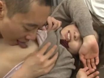 童顔の美少女JKが鬼畜なハゲ男に強引にハメられて強制中出し展開女子校生美少女中出しレイプのアダルト動画