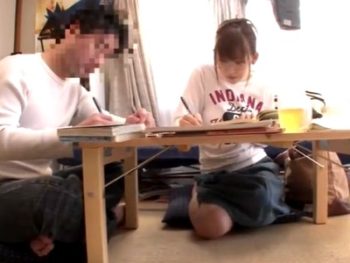 メガネの地味系童顔女子に家庭教師→しかし脱いだらボインの極上ボディで堪らず押し倒し！巨乳めがねのアダルト動画