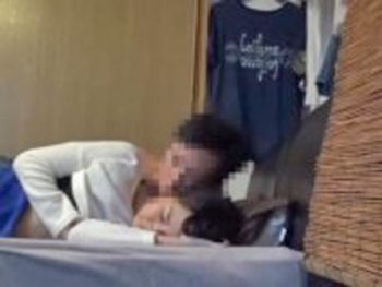 監視カメラがいくつも仕掛けられた家に連れ込み盗撮SEX巨乳素人盗撮のエロ動画