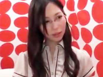 おしとやかな見た目なのに本性はビッチな清楚妻が野獣みたいな声を上げて絶叫アクメｗ素人人妻めがね中出しハメ撮りナンパのアダルト動画