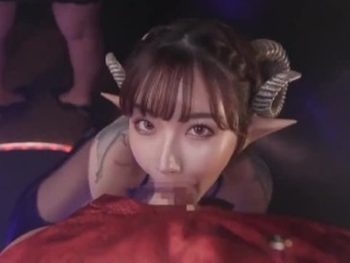 男の精液をむさぼるサキュバスは実在した！馬なりになって中出しするまで腰振り！美少女お姉さんコスプレ中出し深田えいみのアダルト動画