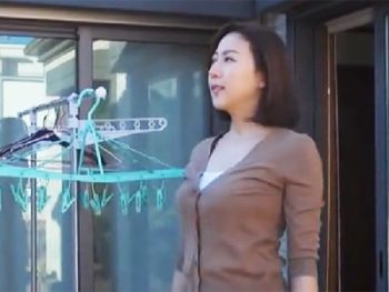 夫の仕事中に家に侵入してきた男に中出し調教されるパイパン妻お姉さん人妻中出しレイプの無料アダルト動画