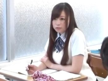 巨乳で可愛いJKが担任教師を誘惑ｗ巨乳女子校生美少女顔射乱交のエロ動画