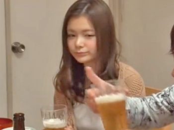 美人姉妹がそれぞれの旦那を交換しスワッピング4Pｗお姉さん痴女中出し近親相姦乱交のアダルト動画