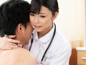 性衝動が収まらず犯罪に手を染めそうな患者を性サポートするナース巨乳お姉さん看護婦フェラぶっ...