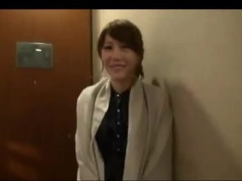 カワイイ素人妻とホテルで危険日なのに孕ませ濃厚交尾素人人妻中出しフェラのエロ動画