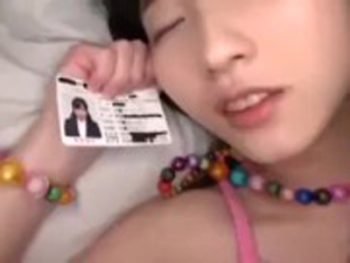 学生証持参の本物J●と中出し援交ファック！素人美少女のアダルト動画