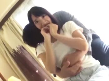 恥ずかしがり続ける素人さんをじっくり慣らして濡らして遂に中出し成功！素人中出しハメ撮りのアダルトエロ動画