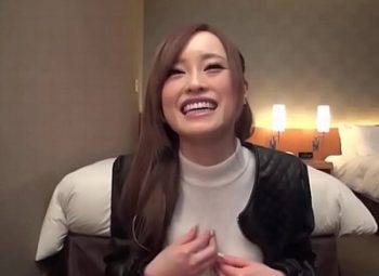 ネイリストをやってる24歳極上素人→美容系とは思えないくらいの卑猥なアヘ顔晒して半狂乱ｗ巨乳素人ギャルハメ撮りのアダルト動画