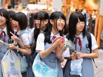 修学旅行中のJKを騙してMM号に引っ張り込んでフェラ強要素人女子校生ナンパフェラのエッチ動画