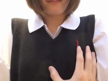 肌の張りがガチ10代！男もあまりに気持ち良くて暴発する名器JKとラブホ円光素人女子校生美少女パイパンハメ撮りのアダルト動画