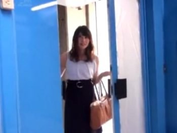 SNSとナンパの両方でイケてる素人を釣る！無料マッサに騙された美少女が悶絶パコ巨乳素人ナンパのアダルト動画