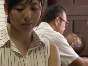 美人妻が夫以外の男のチンポで強引ハメされて強制イキ人妻ぶっかけのアダルト動画