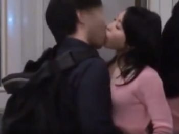 若妻が堂々自宅で不倫パコｗ痴女人妻中出しの無料アダルト動画