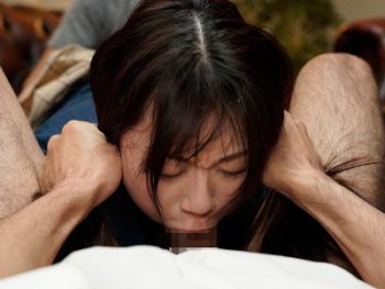 可愛い姪っ子はイラマチオ中毒！？兄夫婦が不在の3日間喉奥を突かされ続けました…美少女めがね中出しフェライラマチオ近親相姦3P笠木いちかのアダルト動画