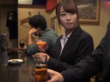 ずっと美味しそうだと思っていた後輩OL…泥酔させたところを部屋に連れ込み職権乱用レイプ！巨乳OLレイプのアダルト動画