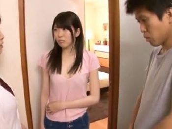 性欲の限界に達した男が良心の不在を良い事に妹をガチハメ女子校生美少女妹近親相姦のエロ動画