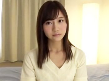 芸能人顔負けな清純美女がプロ男優のテクで大量の潮吹きながら絶頂イキ！美少女痴女顔射潮吹きのアダルトエロ動画