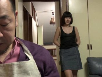 自分の親にその身を捧げてしまう従順な娘たち…美少女近親相姦のアダルト動画