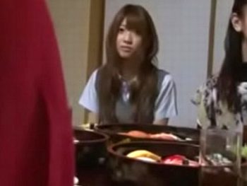 生意気なJKギャルをお仕置き！親の見ていないところで押し倒してチンポ漬けにｗ女子校生ギャルレイプのアダルト無料動画