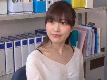 弟チンポが大好きな変態姉がオフィスに呼び出して近親パコｗ巨乳痴女OL手コキ近親相姦のアダルト動画