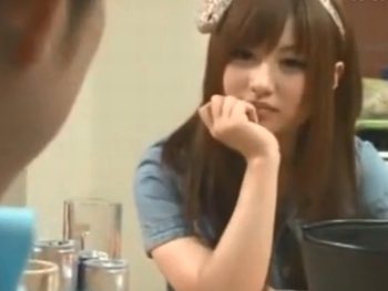 友達の彼氏を誘惑しおチンポを求めるスケベ娘ｗ巨乳美少女ギャル顔射のアダルト動画