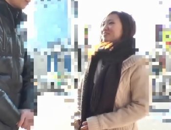 街角ガチナンパ！25歳若妻がまだまだ遊びたい欲求を爆発させて中出し不倫巨乳素人中出しハメ撮りナンパのアダルト動画