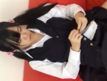 アウ童顔系の童顔JKが変態男にパイパンマンコ本気ピスされてザーメン中出し女子校生美少女パイパン中出しハメ撮りの無料エロ動画