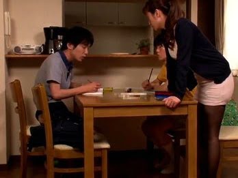 マセガキが友達のママのデカ乳を好き放題する裏切り行為ｗ人妻椎名ゆな笹川あゆみのアダルト動画