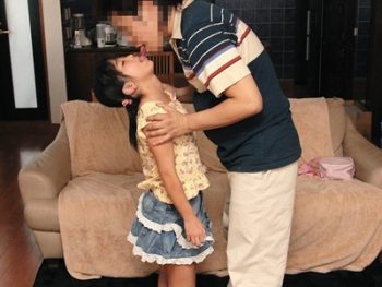 身長134cm!?ガチアウトなロリ幼女が大の大人にイタズラされてｗ美少女ハメ撮り雪野りこのAV無料動画