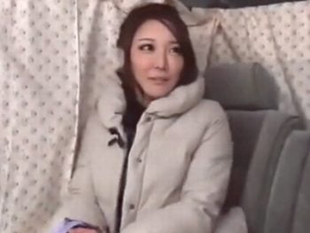 南青山でセレブ人妻ナンパ→電マ当てたら発情したのでホテル直行中出しハメ！巨乳素人人妻中出しナンパのアダルト動画