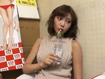 オナニーだけじゃ満足出来ない欲求不満妻が男優チンポにマジイキｗ素人人妻顔射ハメ撮りオナニーのアダルト動画