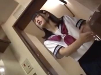 家にやって来た鬼畜な修理業者に容赦なくパコられる美少女JK女子校生美少女パイパン中出しレイプのエロ動画