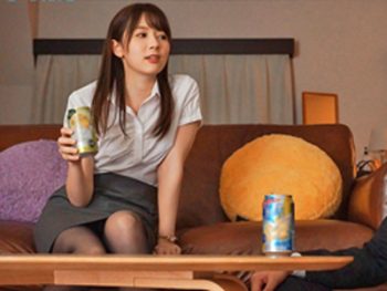 彼女待たせて中出しFUCK巨乳美少女痴女OL中出しのアダルト動画