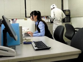 一人で残業している可愛いOLが業者に狙われて…クロロホルムで寝かされている間に中出しレイプ痴女OLイラマチオレイプのアダルト動画